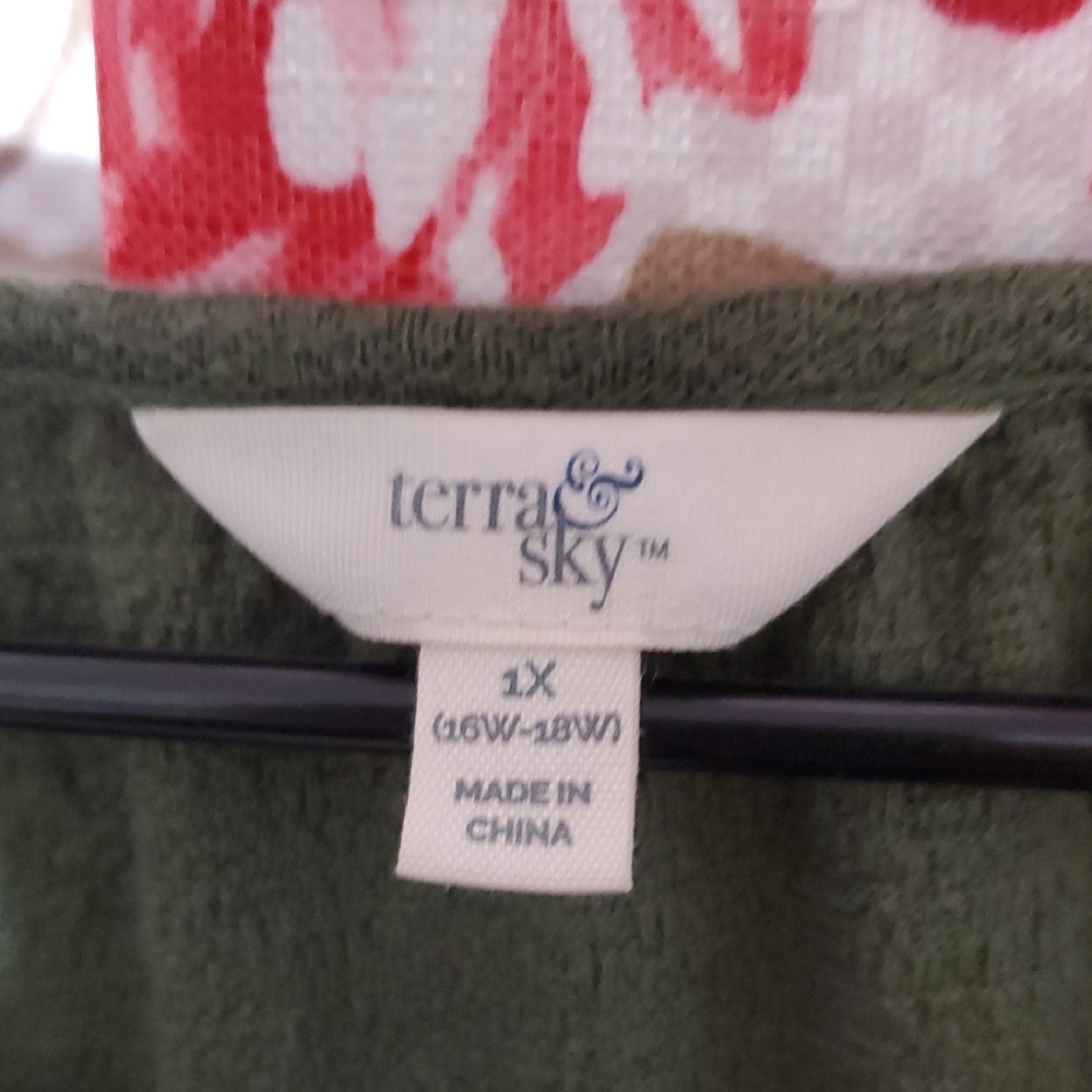 Terra & Sky Olive Green Blouse 1x - Picture 2 of 5